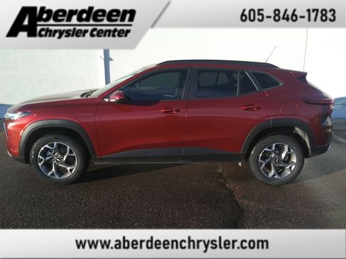 Used 2024 Chevrolet Trax LT w/ Driver Confidence Package image 1