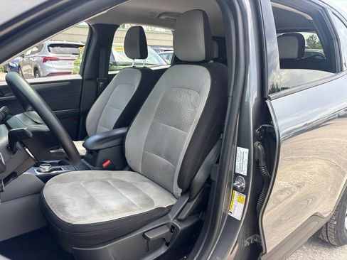 Used 2025 Ford Escape Active FWD image 9
