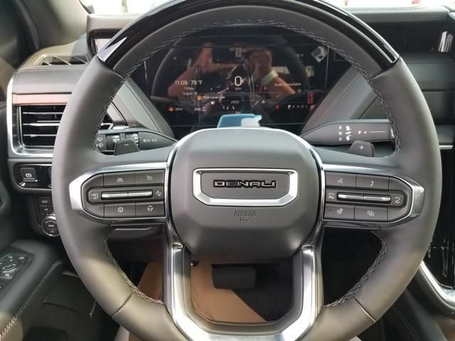 New 2026 GMC Yukon Denali w/ Denali Reserve Package AWD/4WD image 14