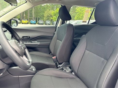 New 2025 Nissan Kicks Play S image 24