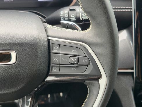 Used 2023 Jeep Grand Cherokee L Laredo AWD/4WD image 20