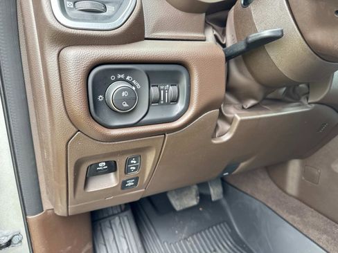 Used 2025 RAM 1500 Laramie w/ Trailer Tow Group AWD/4WD image 32
