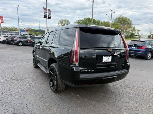 Used 2017 Cadillac Escalade Luxury AWD/4WD image 5