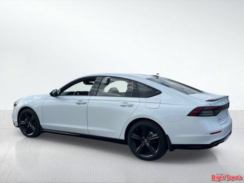 Used 2025 Honda Accord Sport image 3