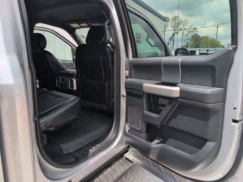 Used 2020 Ford F150 Lariat RWD image 13