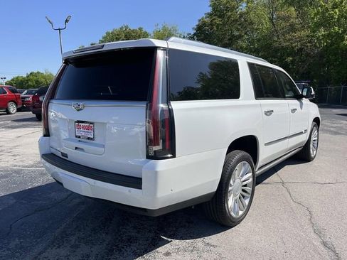 Used 2018 Cadillac Escalade ESV Platinum image 3