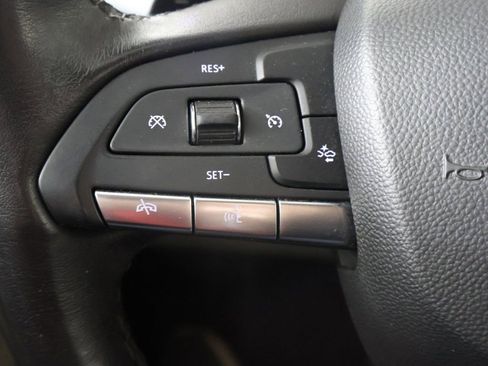 Used 2023 Cadillac XT4 Luxury image 36