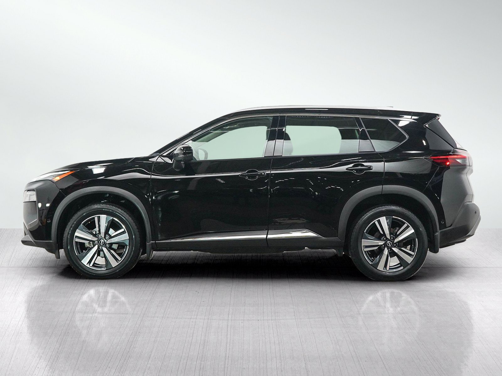 Used 2023 Nissan Rogue SL w/ SL Premium Package AWD/4WD image 2