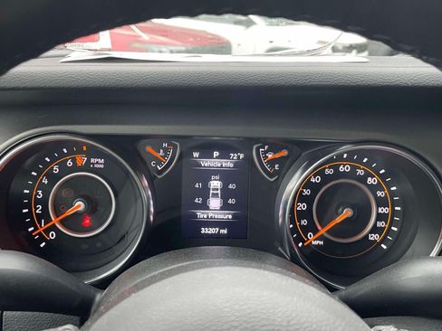 Used 2022 Jeep Gladiator Sport AWD/4WD image 25