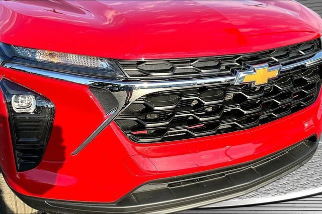 Used 2026 Chevrolet Trax LS FWD image 31