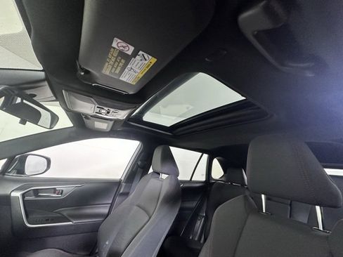 Used 2023 Toyota RAV4 SE image 23