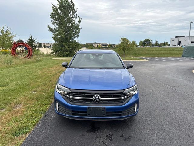Used 2024 Volkswagen Jetta Sport FWD image 2