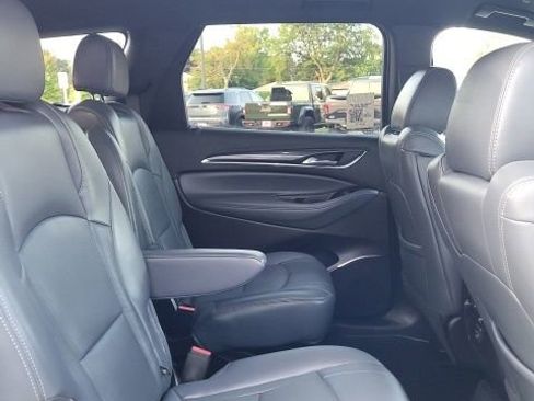 Used 2023 Buick Enclave Essence image 20