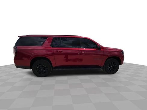 Used 2022 Chevrolet Suburban Z71 w/ Off-Road Capability Package AWD/4WD image 9