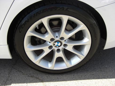 Used 2014 BMW 320i Sedan RWD image 3