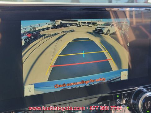 Used 2023 Toyota Highlander Limited image 24