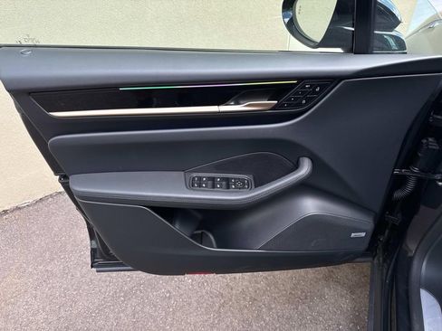 New 2024 Porsche Macan 4 Electric image 18