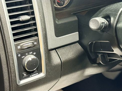 Used 2019 RAM 1500 Classic SLT image 10