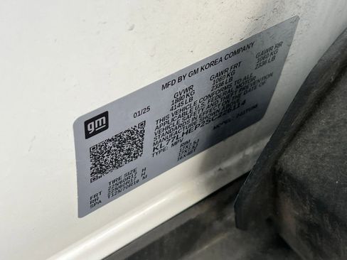 Used 2025 Chevrolet Trax LT image 28