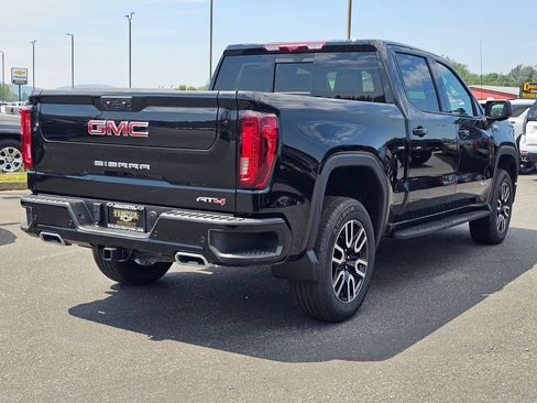 Used 2024 GMC Sierra 1500 AT4 w/ Technology Package AWD/4WD image 3