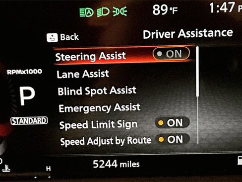 Used 2025 Nissan Pathfinder Platinum image 37