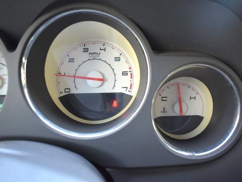 Used 2011 Dodge Challenger R/T RWD image 21