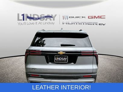 Certified 2025 Chevrolet Traverse LT