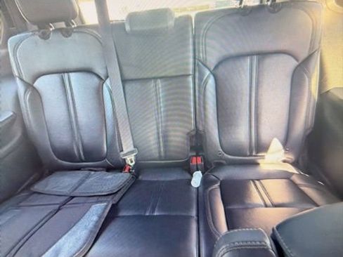 Used 2023 Jeep Wagoneer Series II image 3