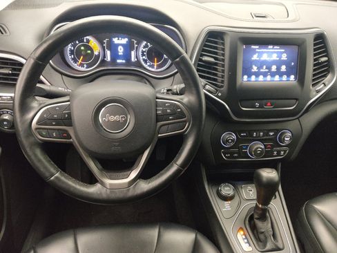 Used 2019 Jeep Cherokee Latitude Plus w/ Cold Weather Group AWD/4WD image 22