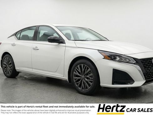 Used 2025 Nissan Altima 2.5 SV image 1