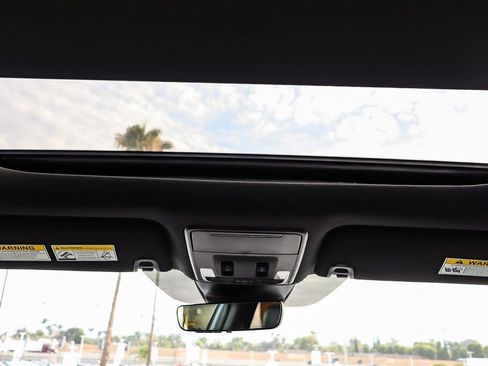 Used 2024 Honda Pilot TrailSport image 18