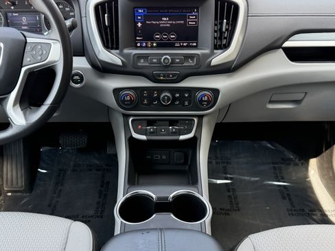 Used 2024 GMC Terrain SLE w/ Driver Convenience Package FWD image 21