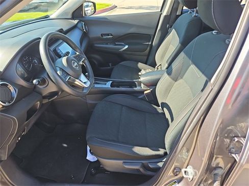 Used 2024 Nissan Kicks SV image 17
