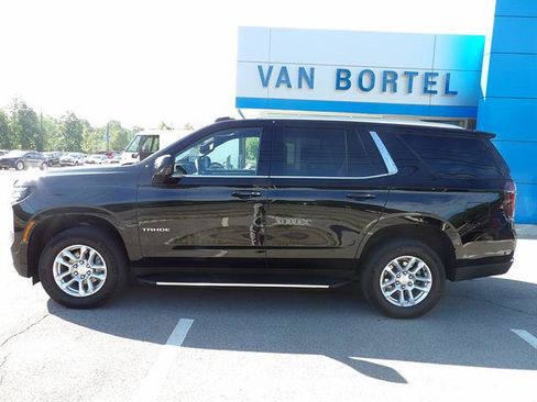 Used 2025 Chevrolet Tahoe LS AWD/4WD image 2