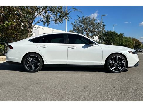 Used 2024 Honda Accord Sport image 7