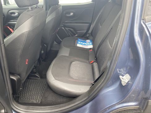 Used 2023 Jeep Renegade Trailhawk image 18