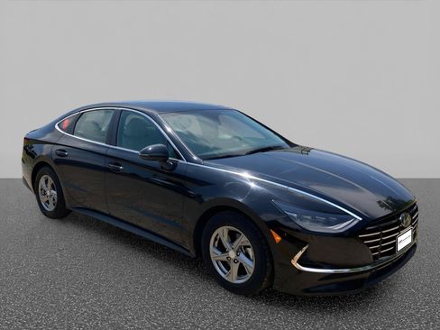 Used 2023 Hyundai Sonata SE FWD image 2