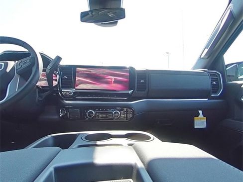 New 2026 GMC Sierra 1500 SLE image 25