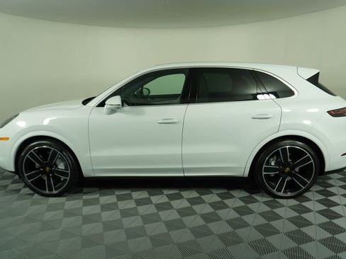 Used 2022 Porsche Cayenne Turbo AWD/4WD image 4