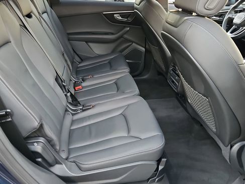 Certified 2025 Audi Q7 2.0T Premium w/ Convenience Plus Package image 19