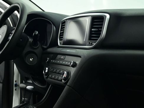 Certified 2020 Kia Sportage LX image 34