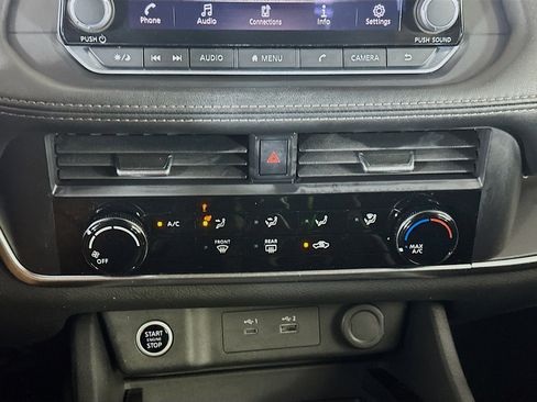 Used 2023 Nissan Rogue S image 23