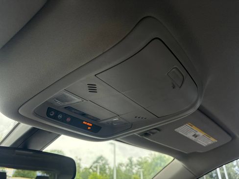 Used 2017 GMC Acadia SLE FWD image 25