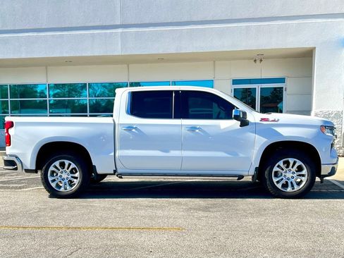 Used 2022 Chevrolet Silverado 1500 LTZ w/ LTZ Premium Package image 3