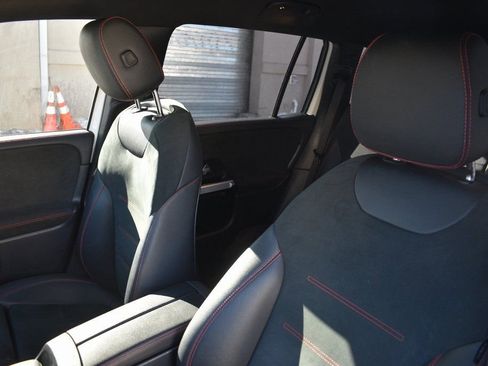 Used 2022 Mercedes-Benz GLB 35 AMG 4MATIC image 10