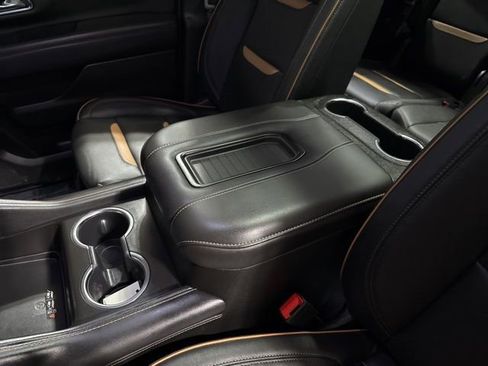 Used 2024 GMC Yukon AT4 AWD/4WD image 11