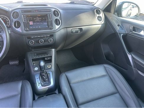 Used 2016 Volkswagen Tiguan SE image 13