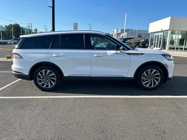 Used 2026 Lincoln Aviator AWD image 7