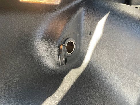 Used 2019 Jeep Cherokee Latitude Plus w/ Cold Weather Group image 51