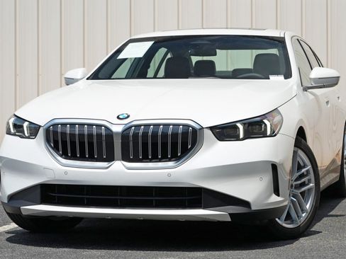 Used 2024 BMW 540i xDrive w/ Convenience Package AWD/4WD image 3